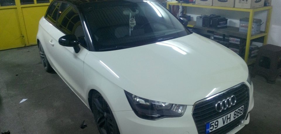 Audi A1 Parlak Siyah Araç Kaplama (Tavan+Sütunlar)