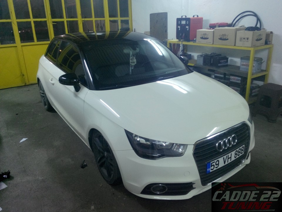 Audi A1 Parlak Siyah Araç Kaplama (Tavan+Sütunlar)